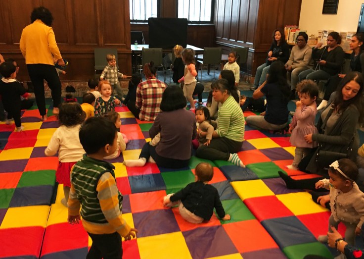 4-nypubliclibrary-toddlerstorytime-tapis