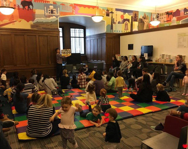 8-nypubliclibrary-toddlerstorytime-tapis-jeu-copy