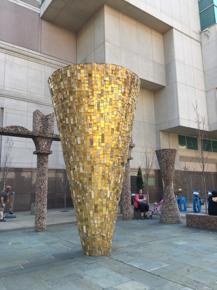 14 - Philadelphia_street_art_sculpture