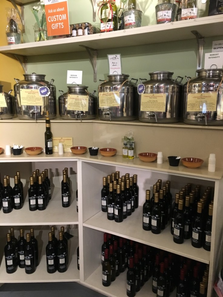 23 - Philadelphia_Reading_Market_Tubby Olive