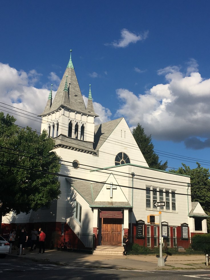 balade-astoria-ditmars-boulevard-eglise