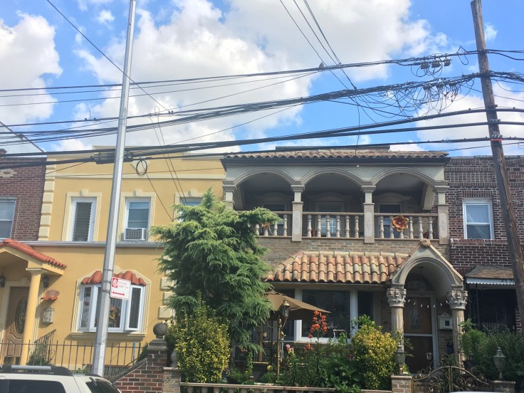 balade-astoria-ditmars-maison